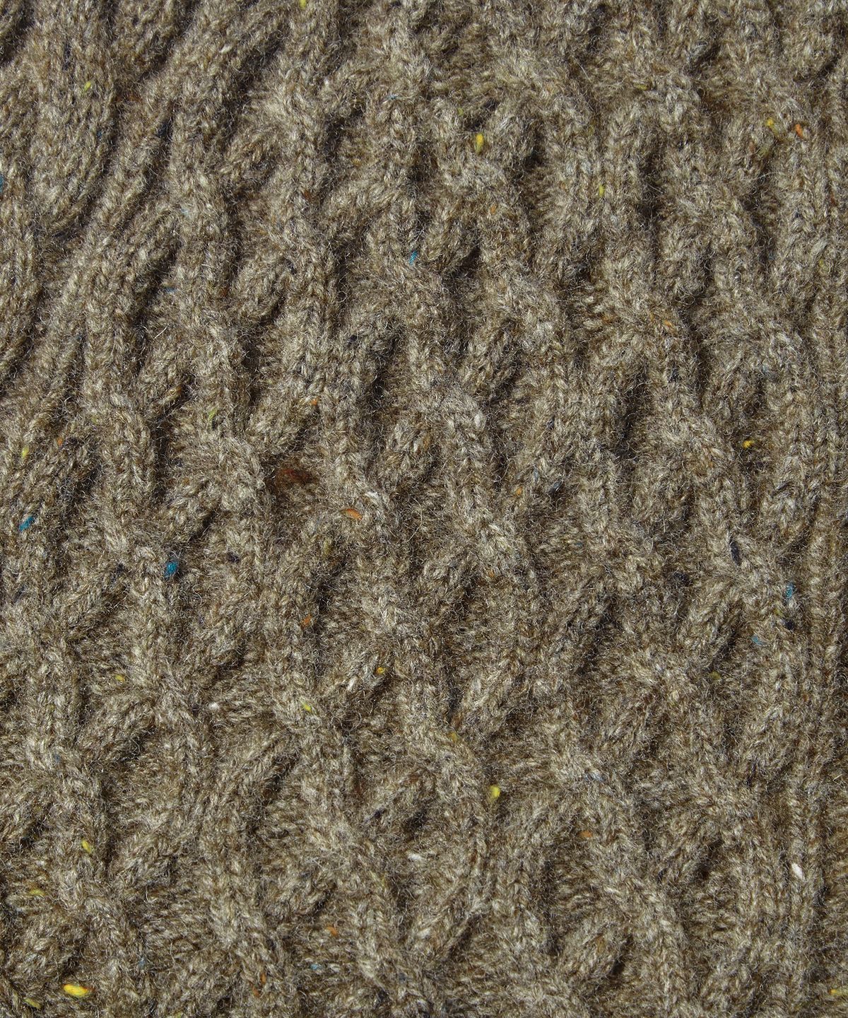아웃스탠딩(OUTSTANDING) CABLE BEANIE_BROWN