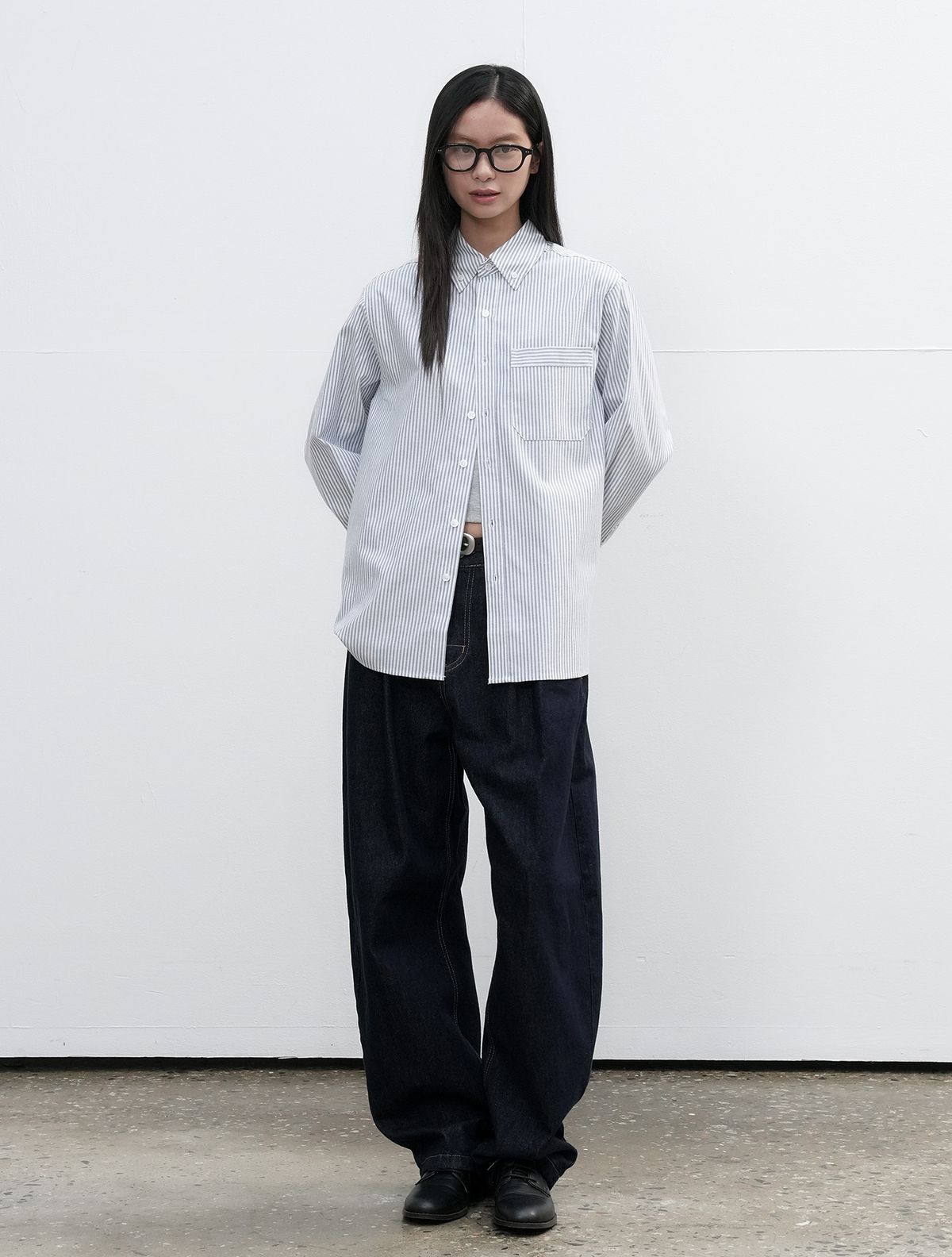 제너럴아이디어(GENERALIDEA) UNISEX 레귤러핏 옥스포드 스트라이프 셔츠 [NAVY] / SBE3U03001
