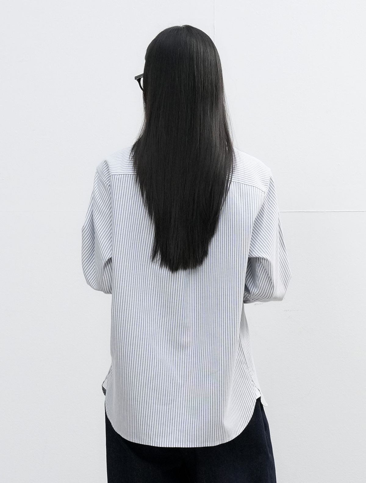 제너럴아이디어(GENERALIDEA) UNISEX 레귤러핏 옥스포드 스트라이프 셔츠 [NAVY] / SBE3U03001
