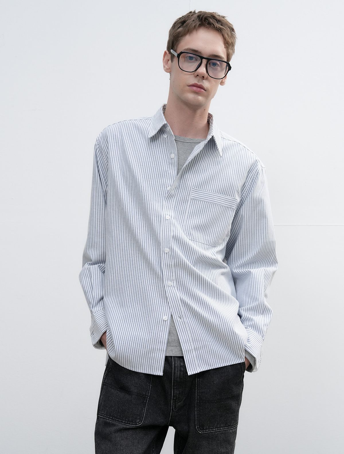 제너럴아이디어(GENERALIDEA) UNISEX 레귤러핏 옥스포드 스트라이프 셔츠 [NAVY] / SBE3U03001