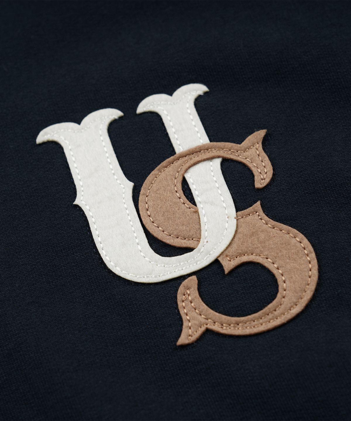 프리즘웍스(FRIZMWORKS) US LOGO PULLOVER HOODY _ NAVY