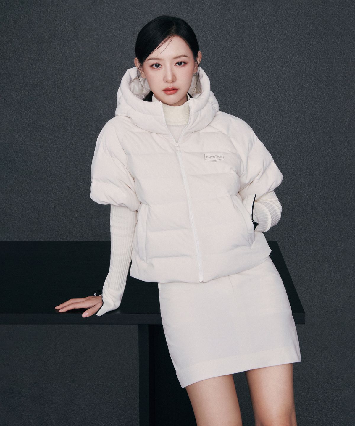 듀베티카(DUVETICA) 사다멜릭 코듀로이(라이트 아이보리)(여성 반팔다운)