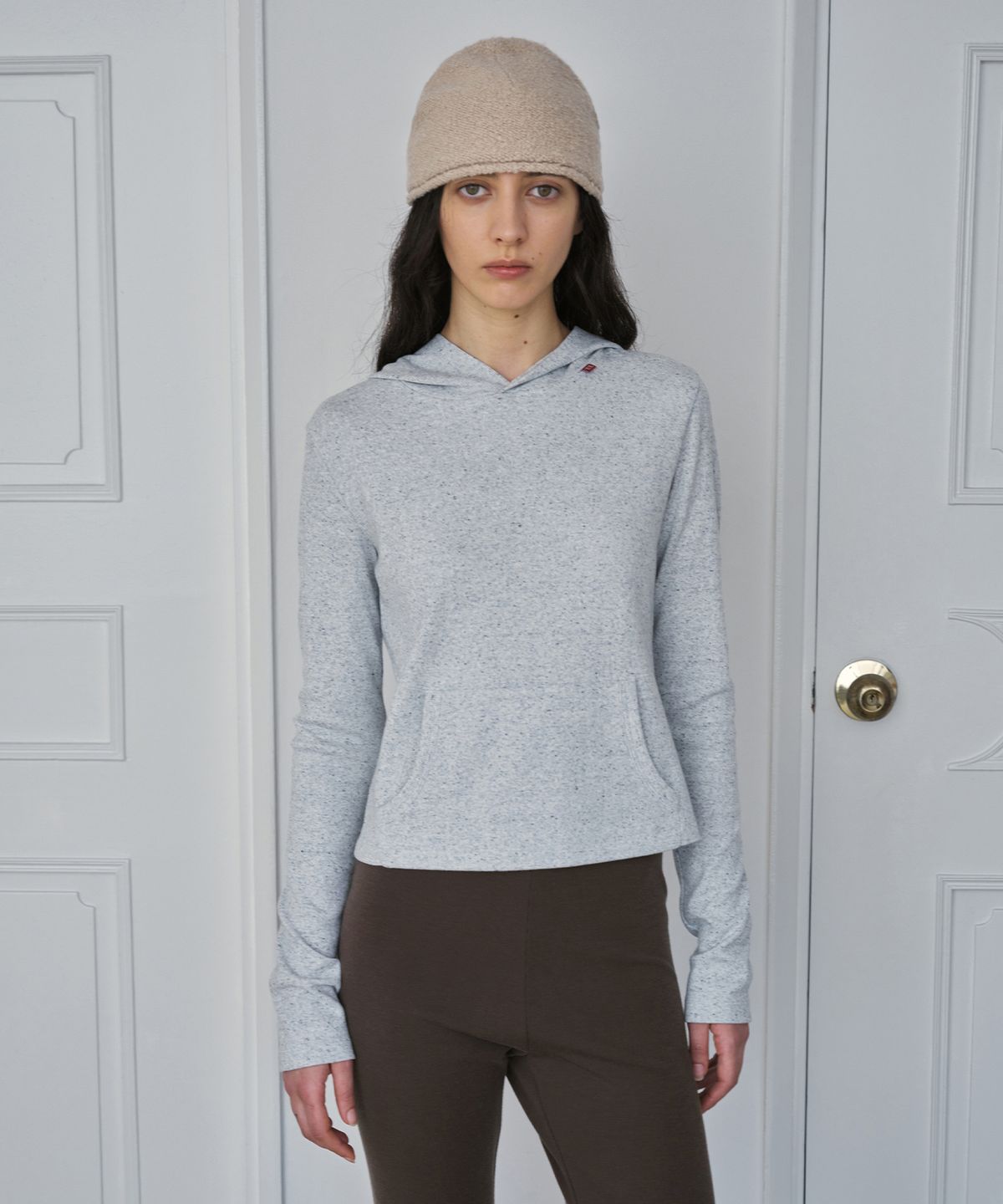시메트릭 퍼센트(SYMMETRICPERCENT) Baby Logo Slim Hoody / Light Grey