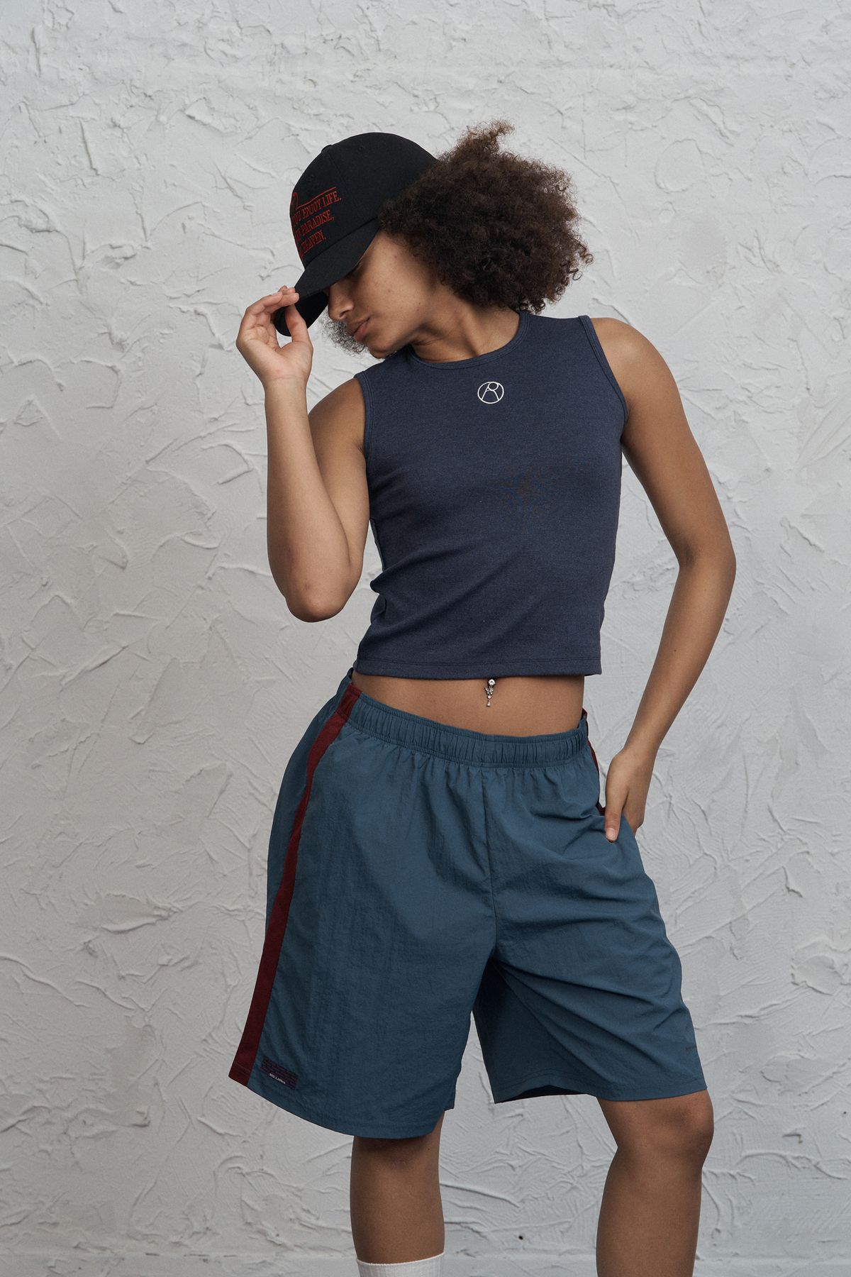 런던(RUNDONE) CIRCLE LOGO SLEEVELESS [NAVY]