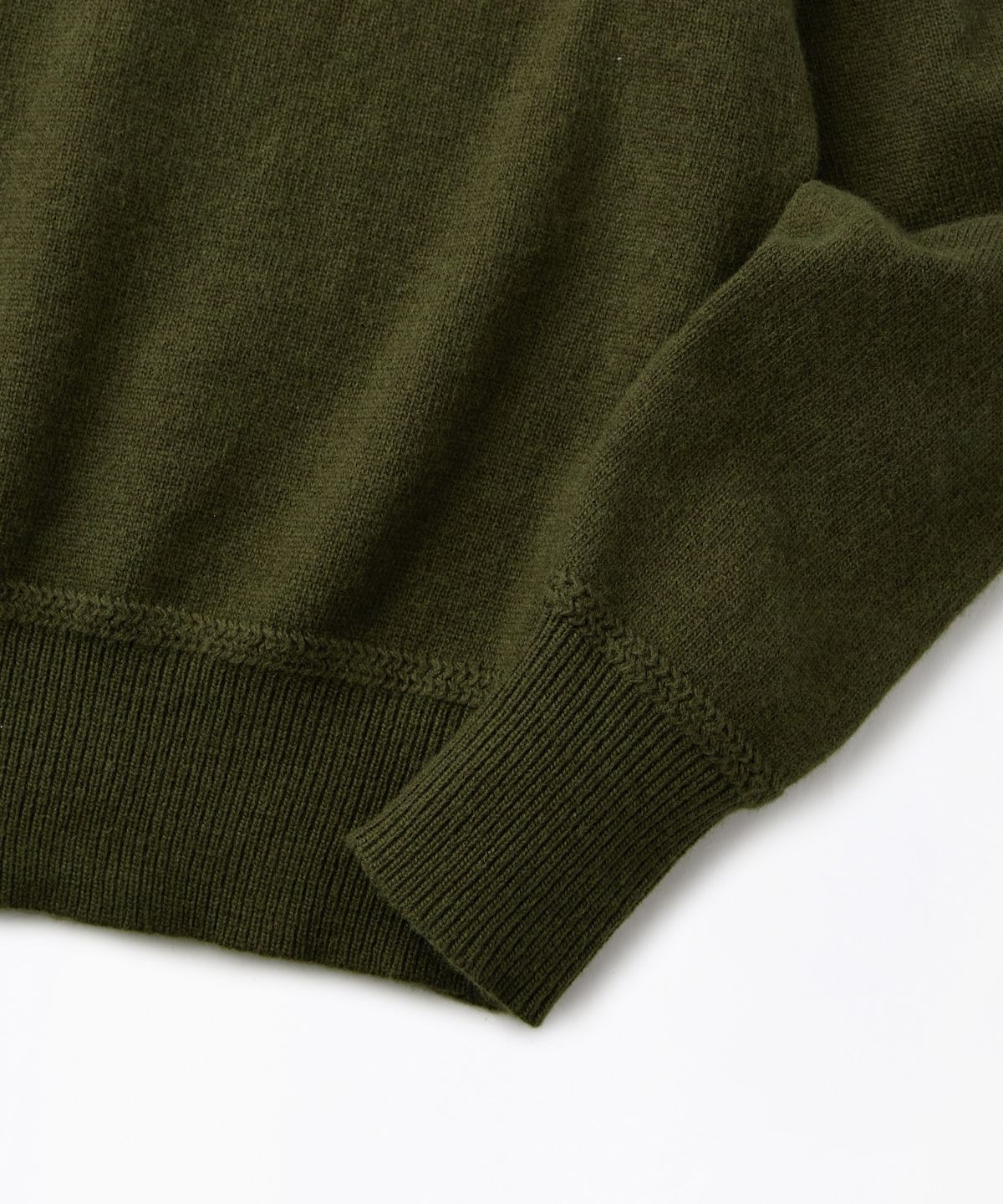 아웃스탠딩(OUTSTANDING) RED CROSS MOCK NECK KNIT_OLIVE