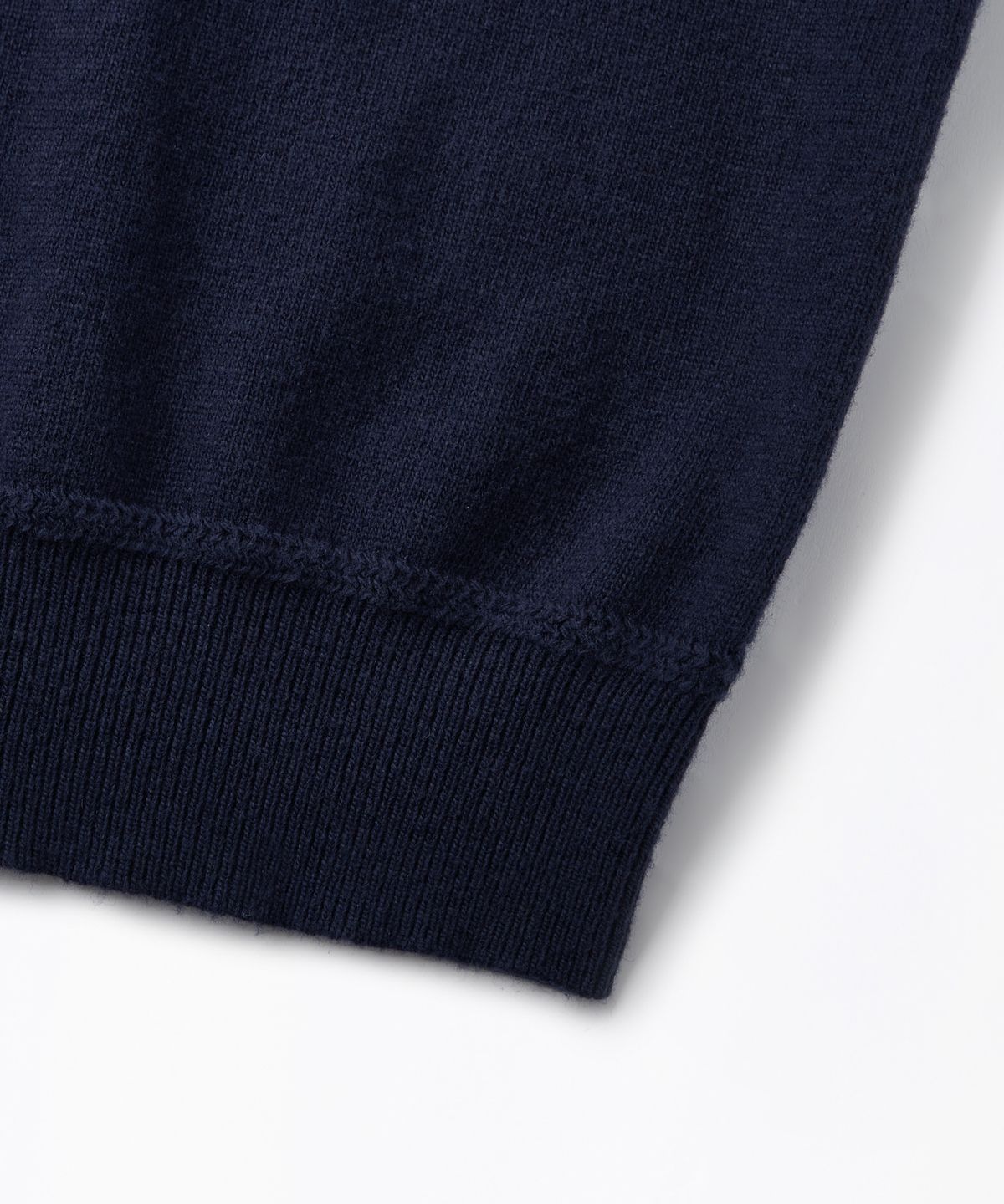 아웃스탠딩(OUTSTANDING) RED CROSS MOCK NECK KNIT_NAVY