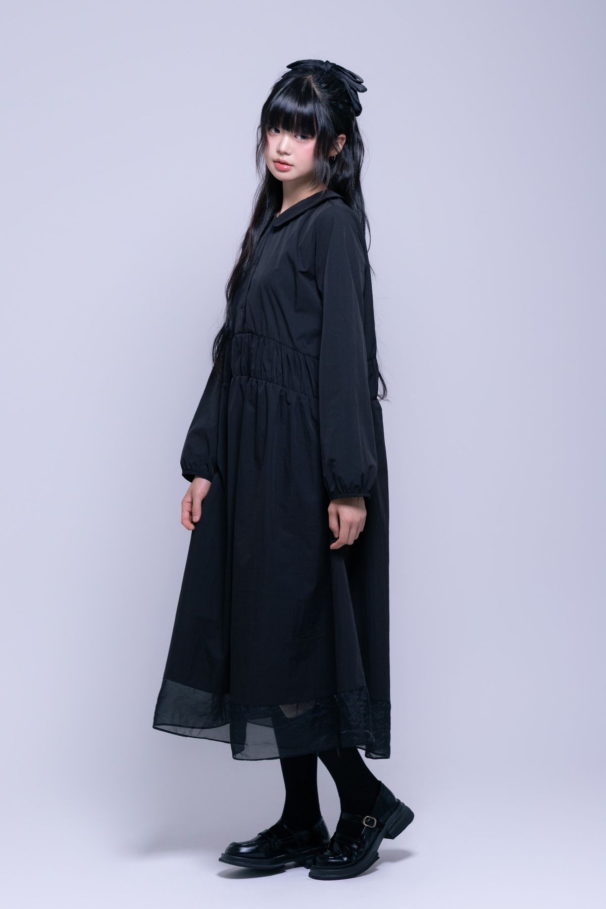 나이엔(NAAIEEN) 라운드 카라 셔링 원피스
