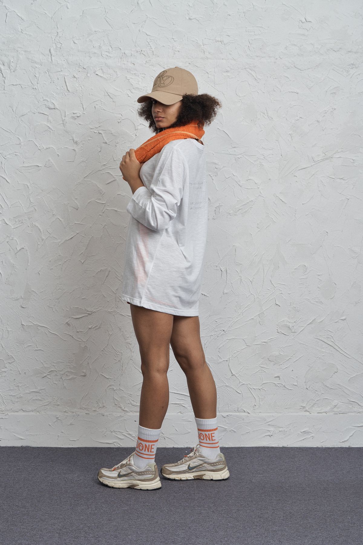 런던(RUNDONE) SLOGAN LONG SLEEVE [WHITE]