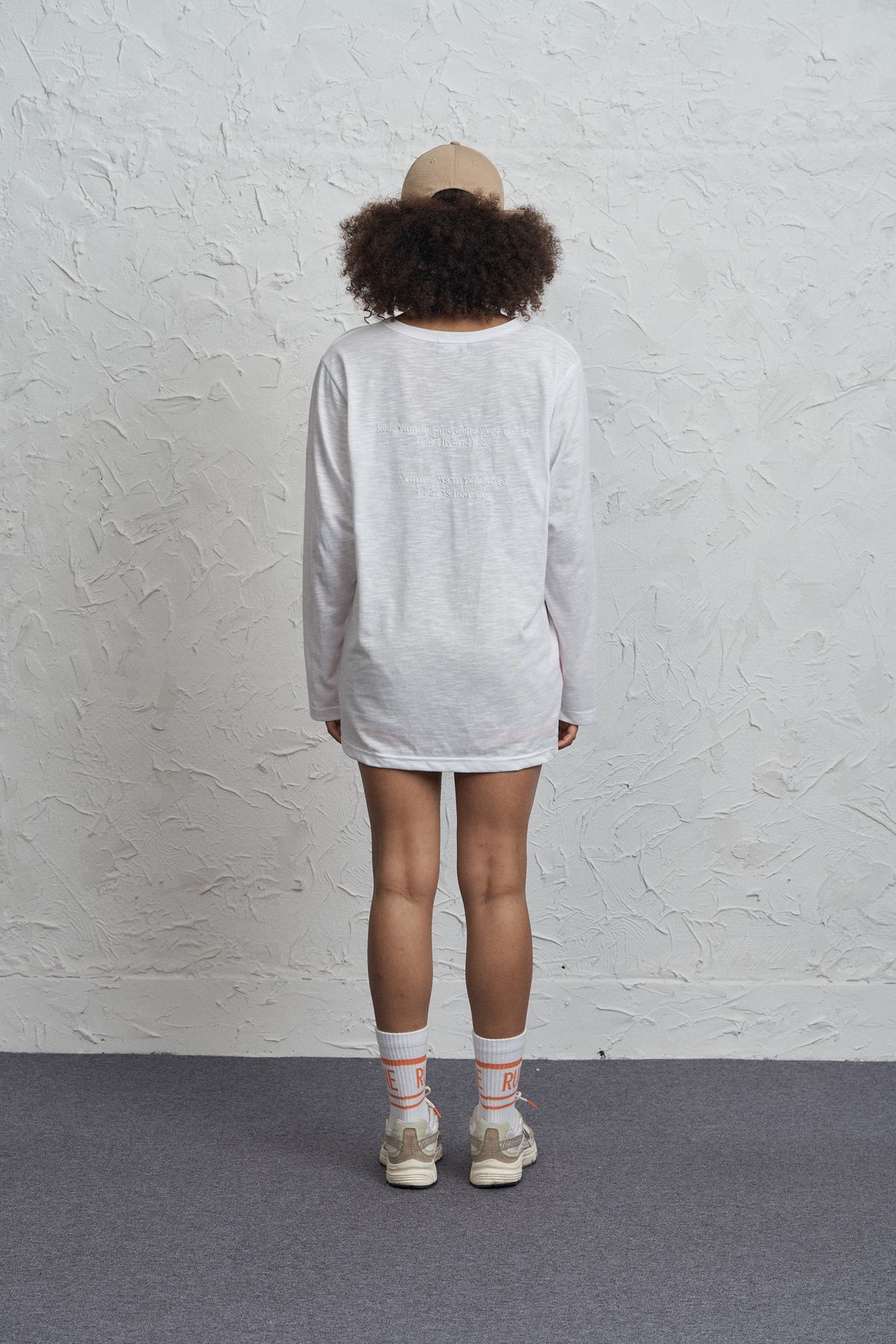 런던(RUNDONE) SLOGAN LONG SLEEVE [WHITE]