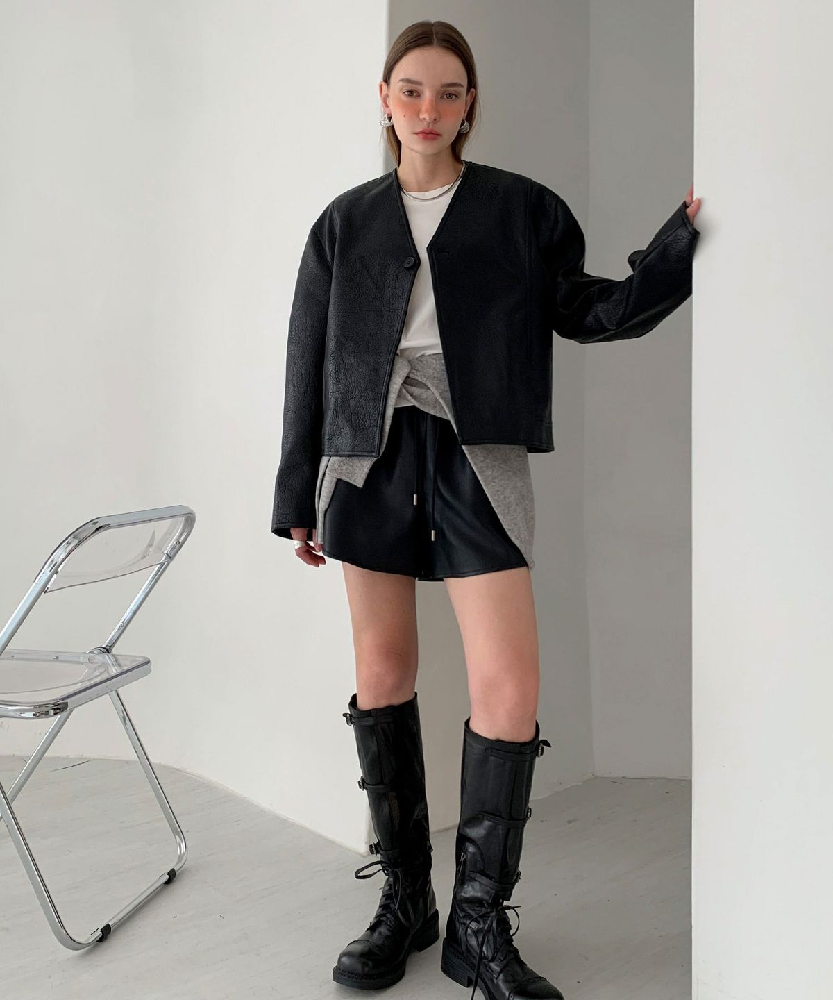 바스카라(VASCARA) Collarless Faux Leather One Button Jacket (2colors)