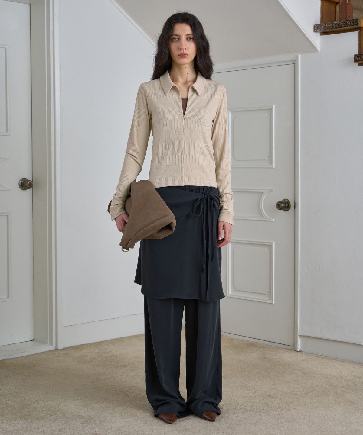 시메트릭 퍼센트(SYMMETRICPERCENT) Collar Jersey Long Sleeve / Beige