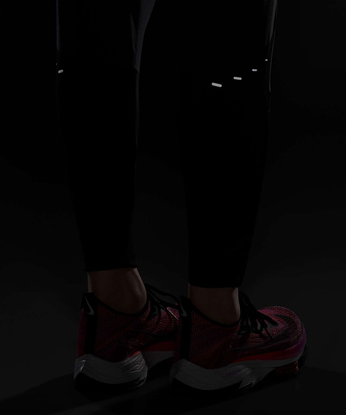 나이키(NIKE) 스위프트 드라이 핏 미드라이즈 러닝 팬츠 W - 블랙 / HV6089-010