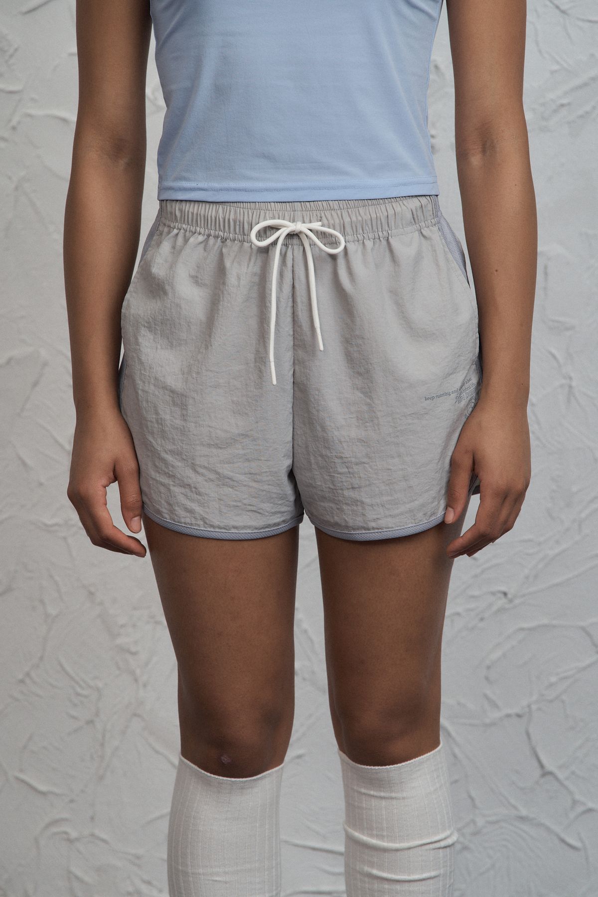 런던(RUNDONE) WOMAN RUNNING SHORTS[GRAY]