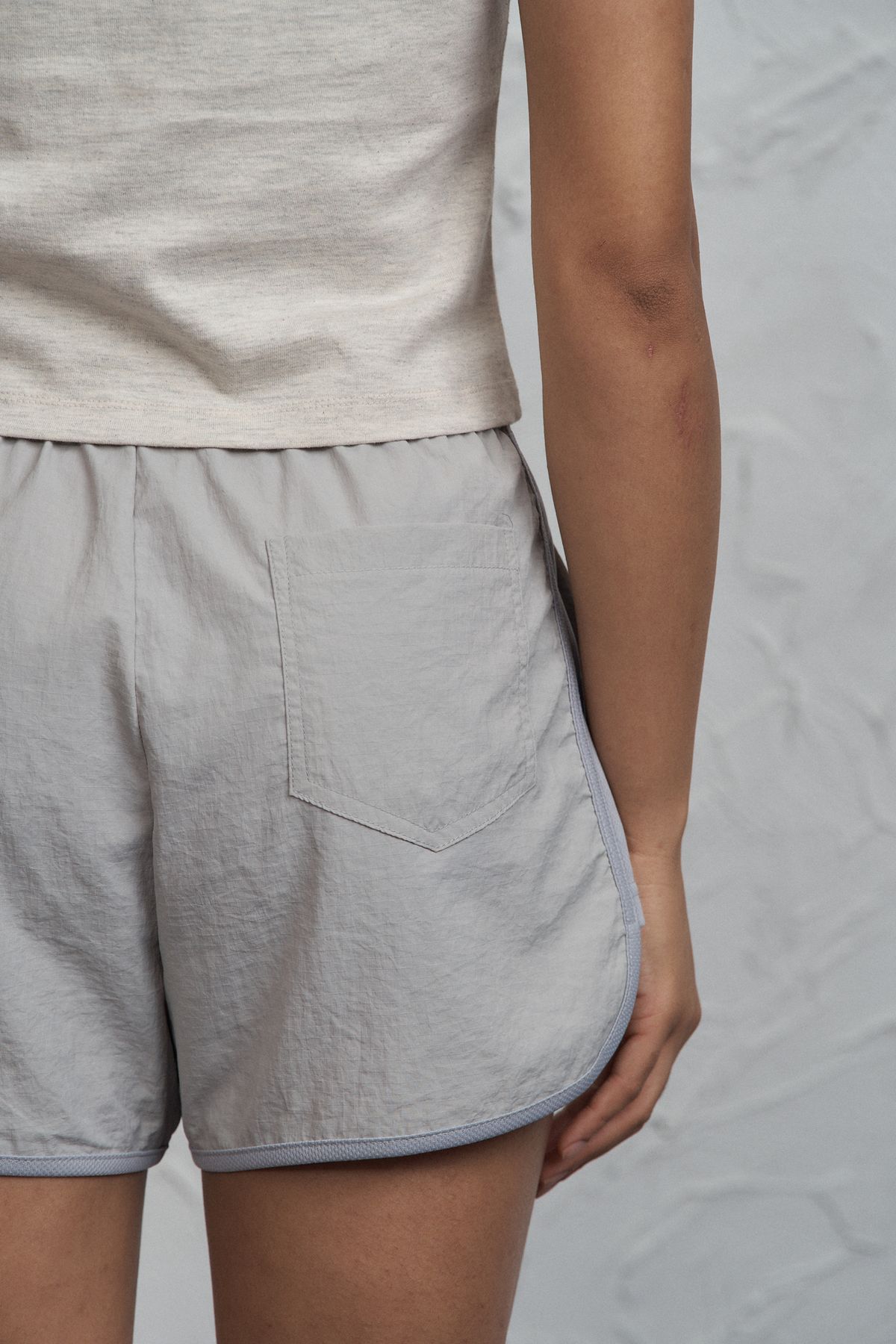 런던(RUNDONE) WOMAN RUNNING SHORTS[GRAY]