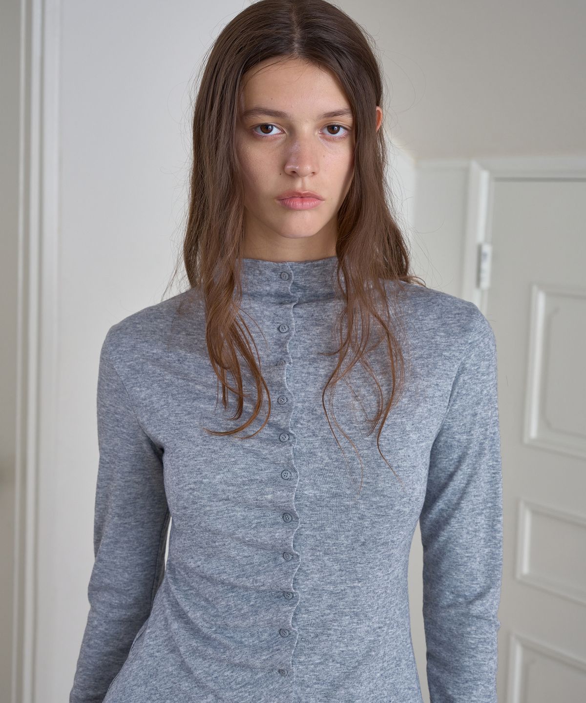 시메트릭 퍼센트(SYMMETRICPERCENT) Button Shirring Jersey Top / Melange Grey