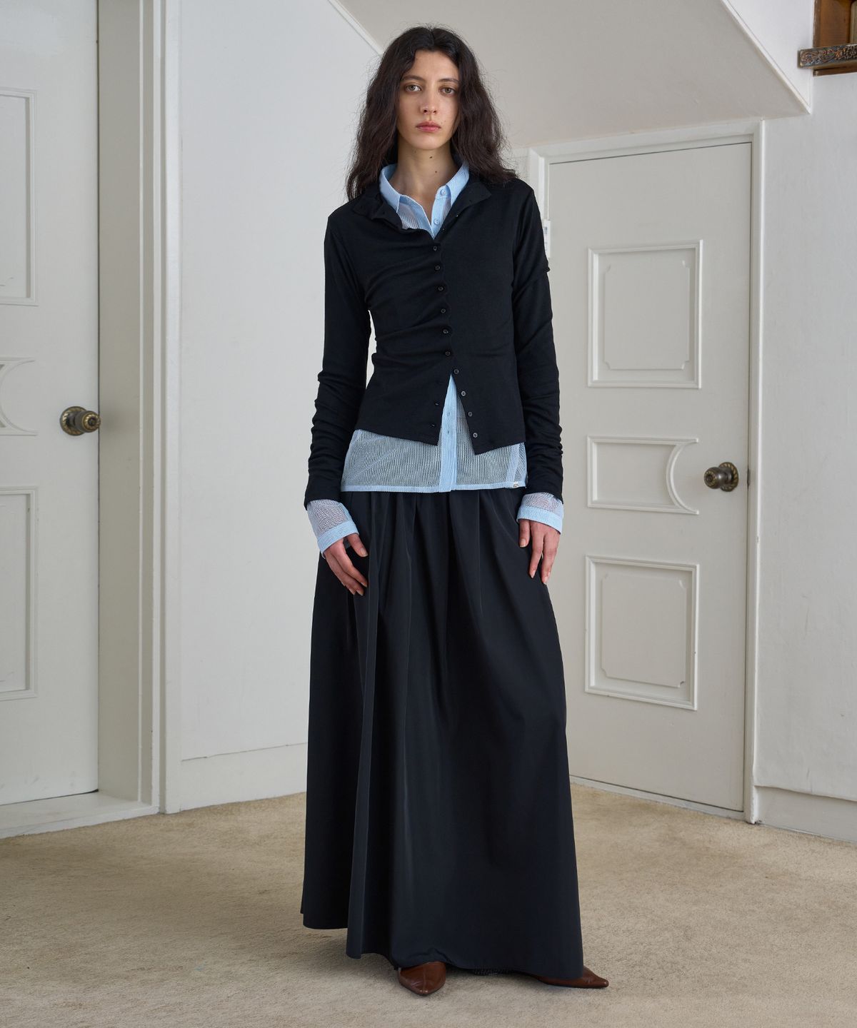 시메트릭 퍼센트(SYMMETRICPERCENT) Button Shirring Jersey Top / Black