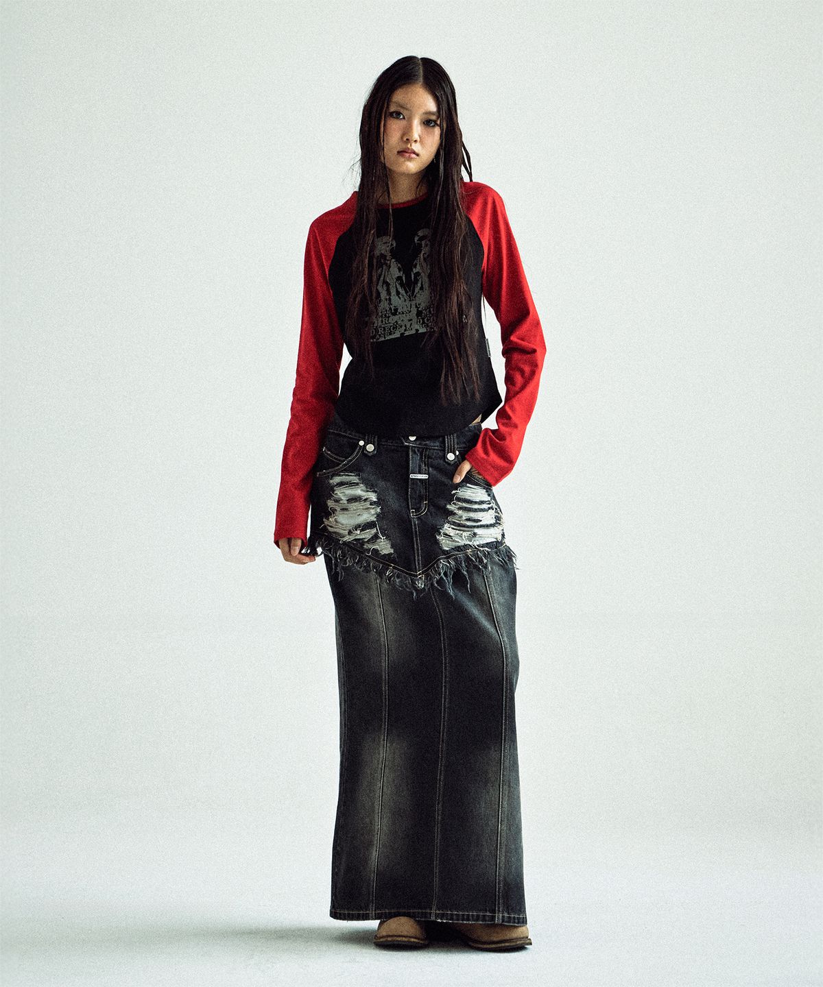 더바이닐하우스(THEVINYLHOUSE) DESTROYED DOUBLE DENIM SKIRT BLACK