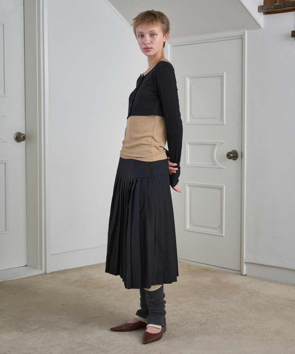 시메트릭 퍼센트(SYMMETRICPERCENT) Classic Pleats Skirt / Black