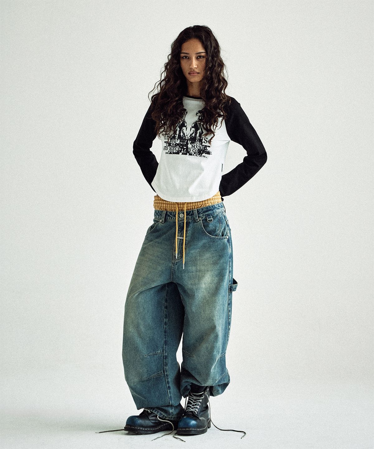 더바이닐하우스(THEVINYLHOUSE) TWIN RAGLAN LS TEE(W) WHITE