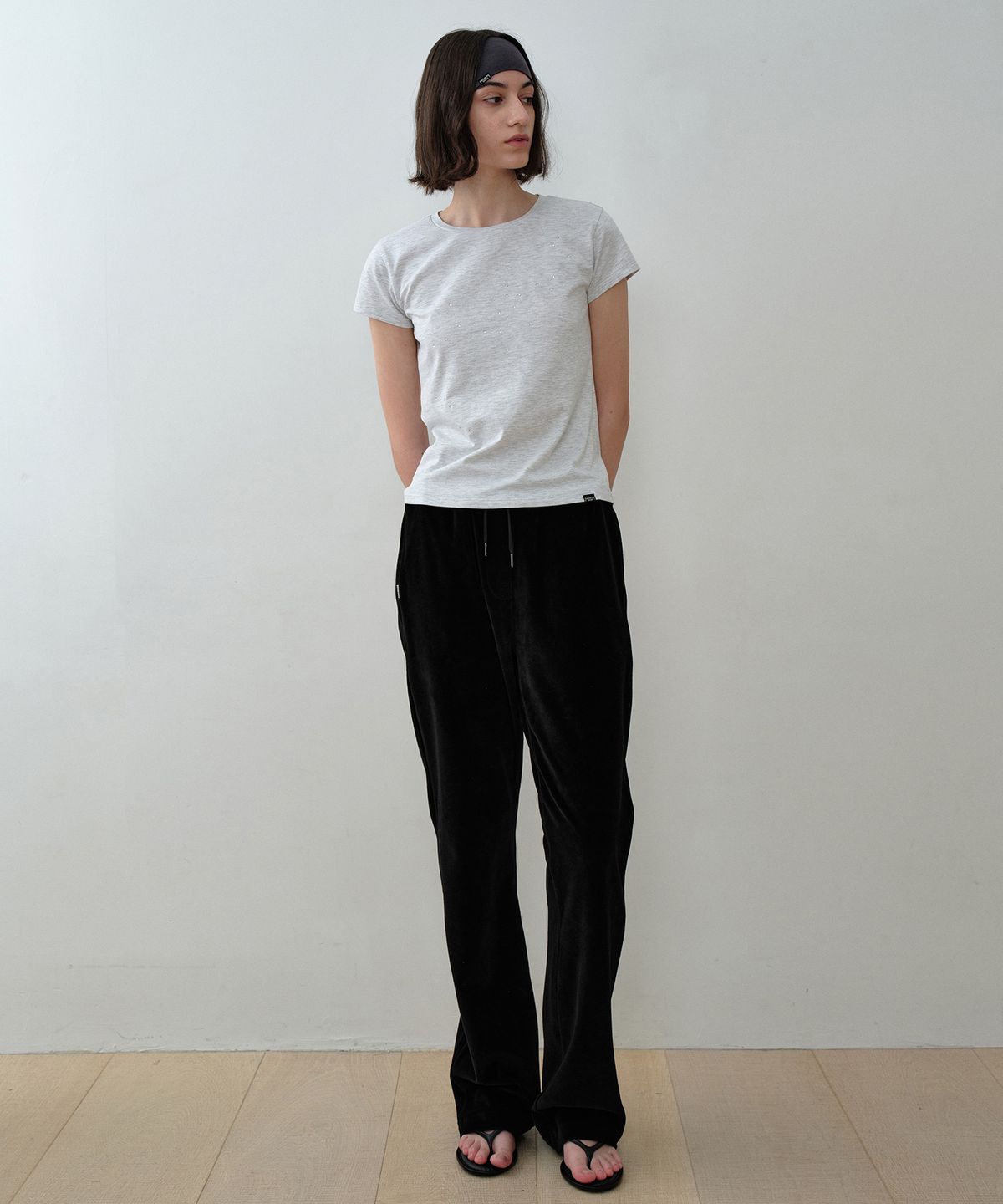 시메트릭 퍼센트(SYMMETRICPERCENT) Straight-leg Velour Pants / Black