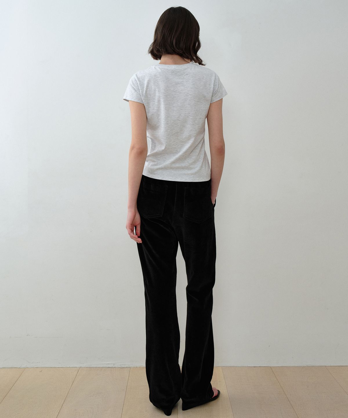 시메트릭 퍼센트(SYMMETRICPERCENT) Straight-leg Velour Pants / Black