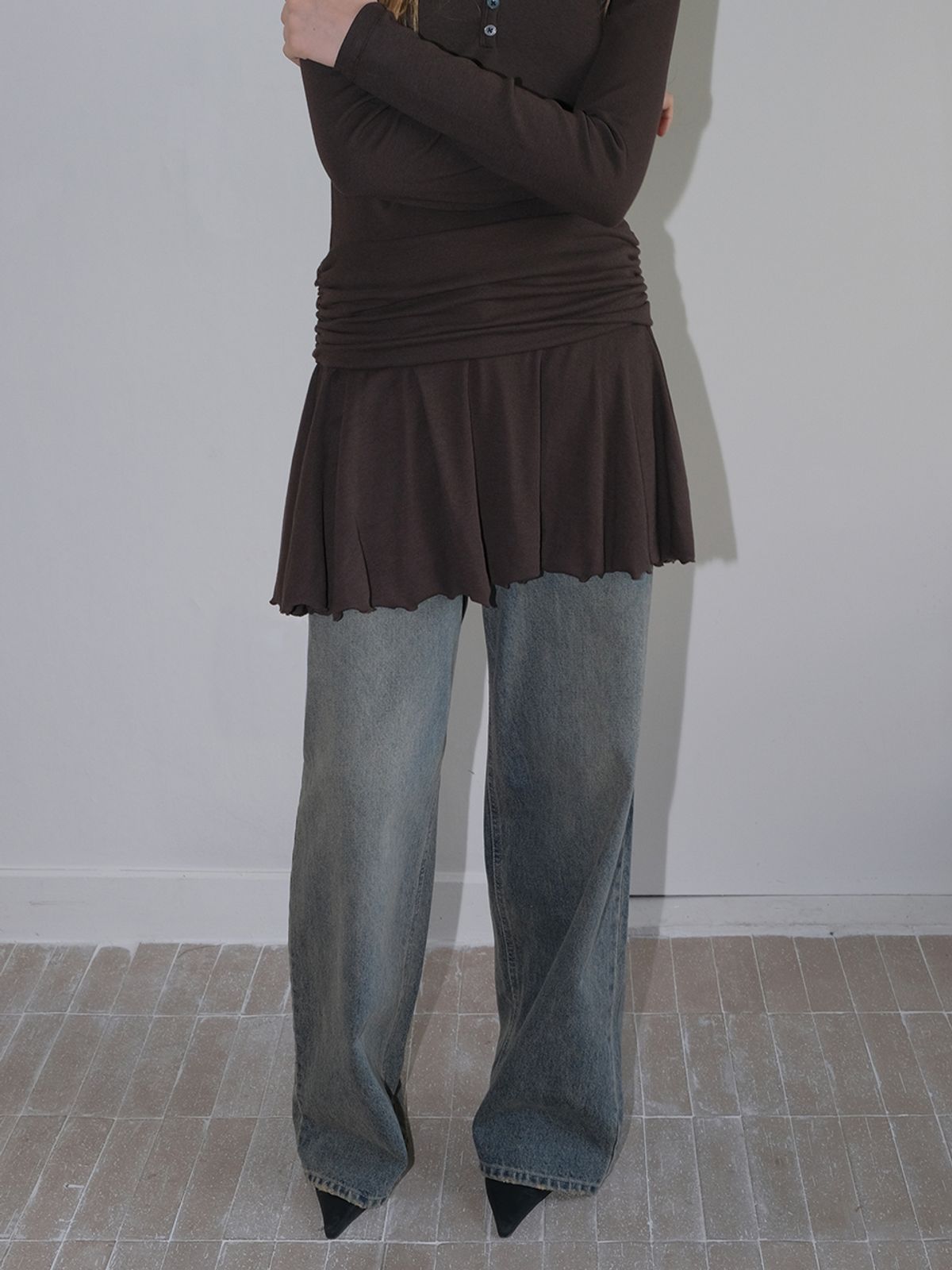 에트몽(ETMON) Ribbed Button Shirring Dress, Brown
