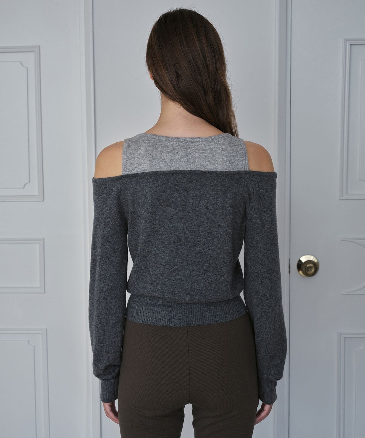 시메트릭 퍼센트(SYMMETRICPERCENT) Color Mix off-shoulder Knit Top / Grey