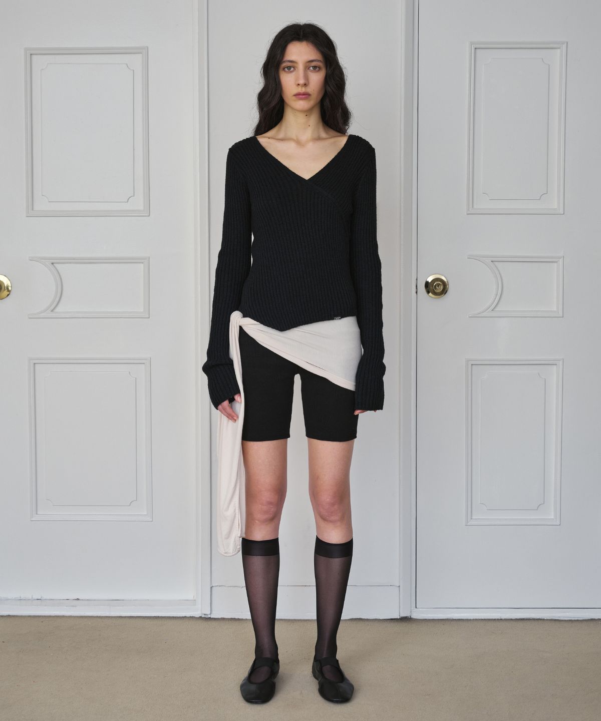 시메트릭 퍼센트(SYMMETRICPERCENT) Wrap Knit Top / Black