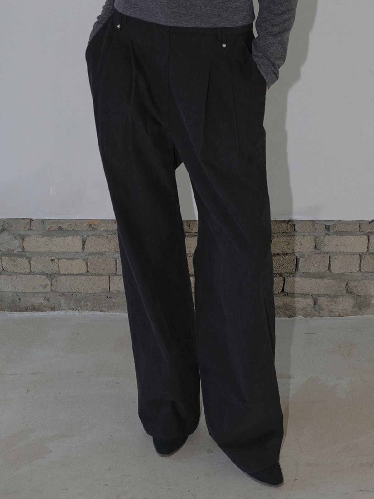 에트몽(ETMON) Double Belt Pintuck Pants, Black
