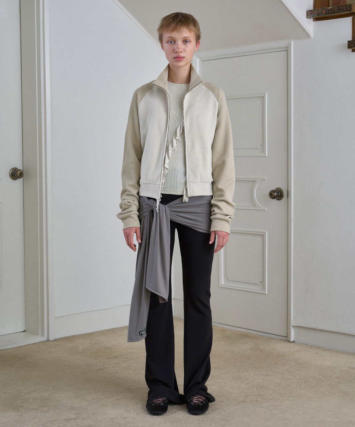 시메트릭 퍼센트(SYMMETRICPERCENT) Velour Track Jumper / Light Beige