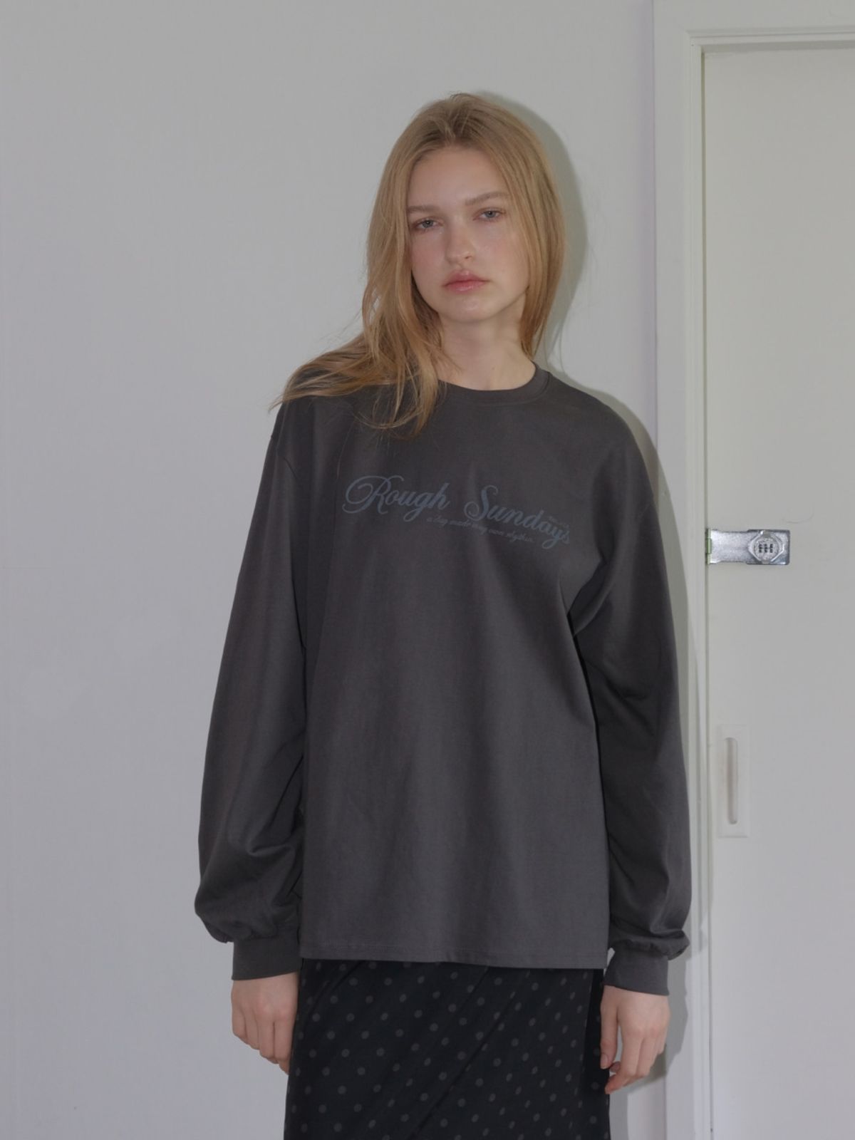 에트몽(ETMON) Lettering Long Sleeve T-Shirt, Charcoal