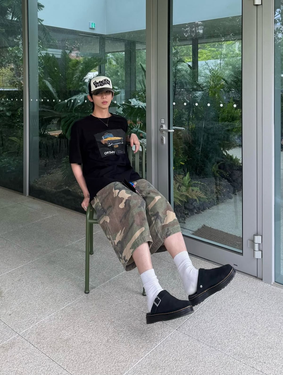 에이에이오에이(AAOA) 오프 듀티 티셔츠 [블랙]