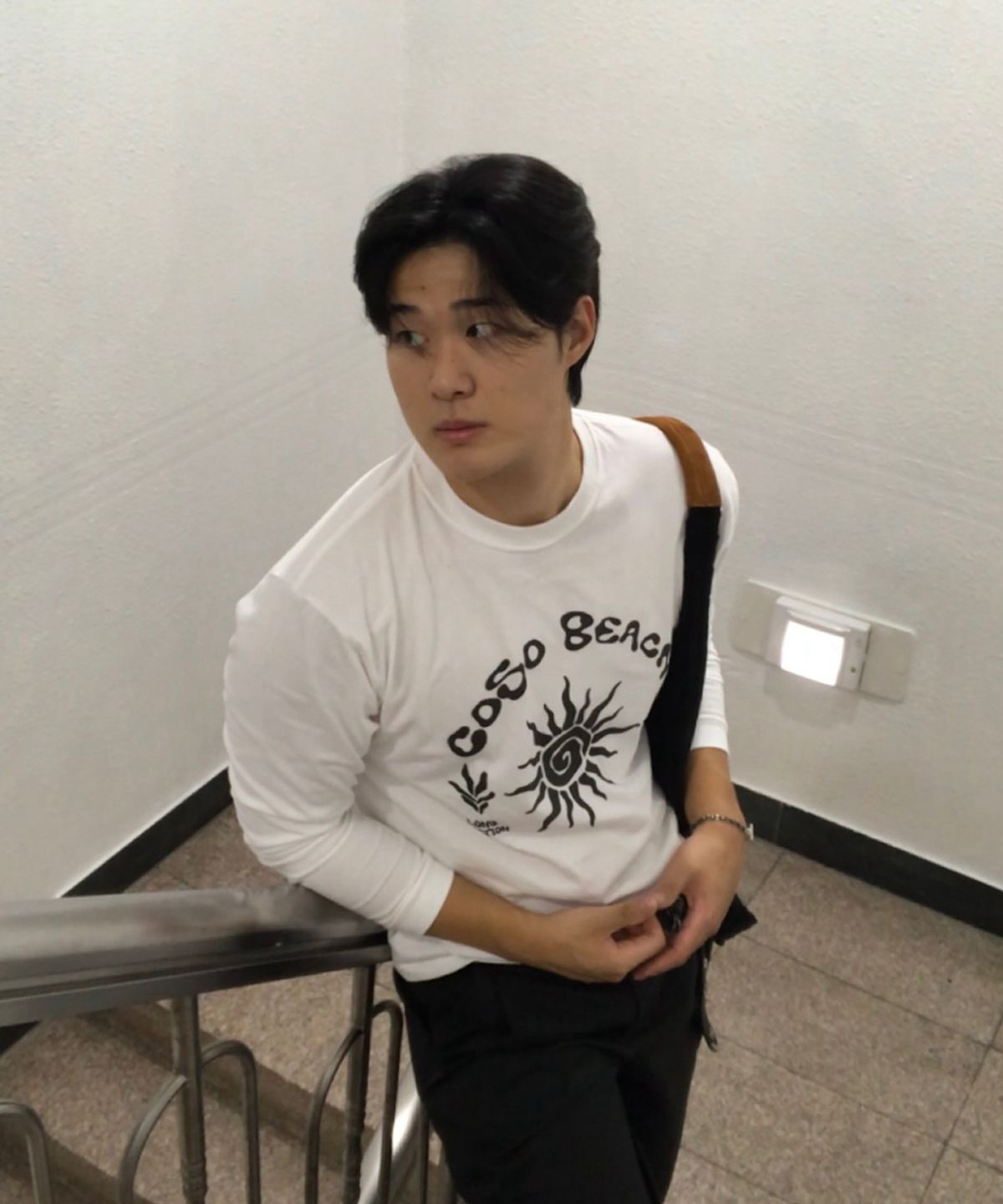코소(COSO) 비치 아트웍 롱 슬리브 긴팔 (WHITE)