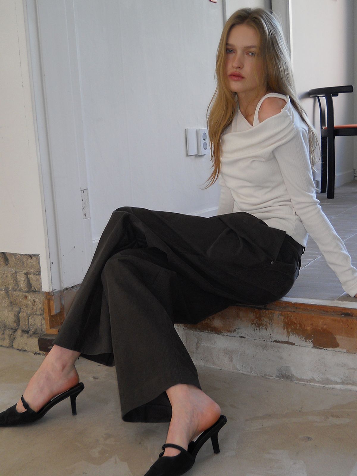 에트몽(ETMON) Cross-Over Drape T-Shirt, Cream