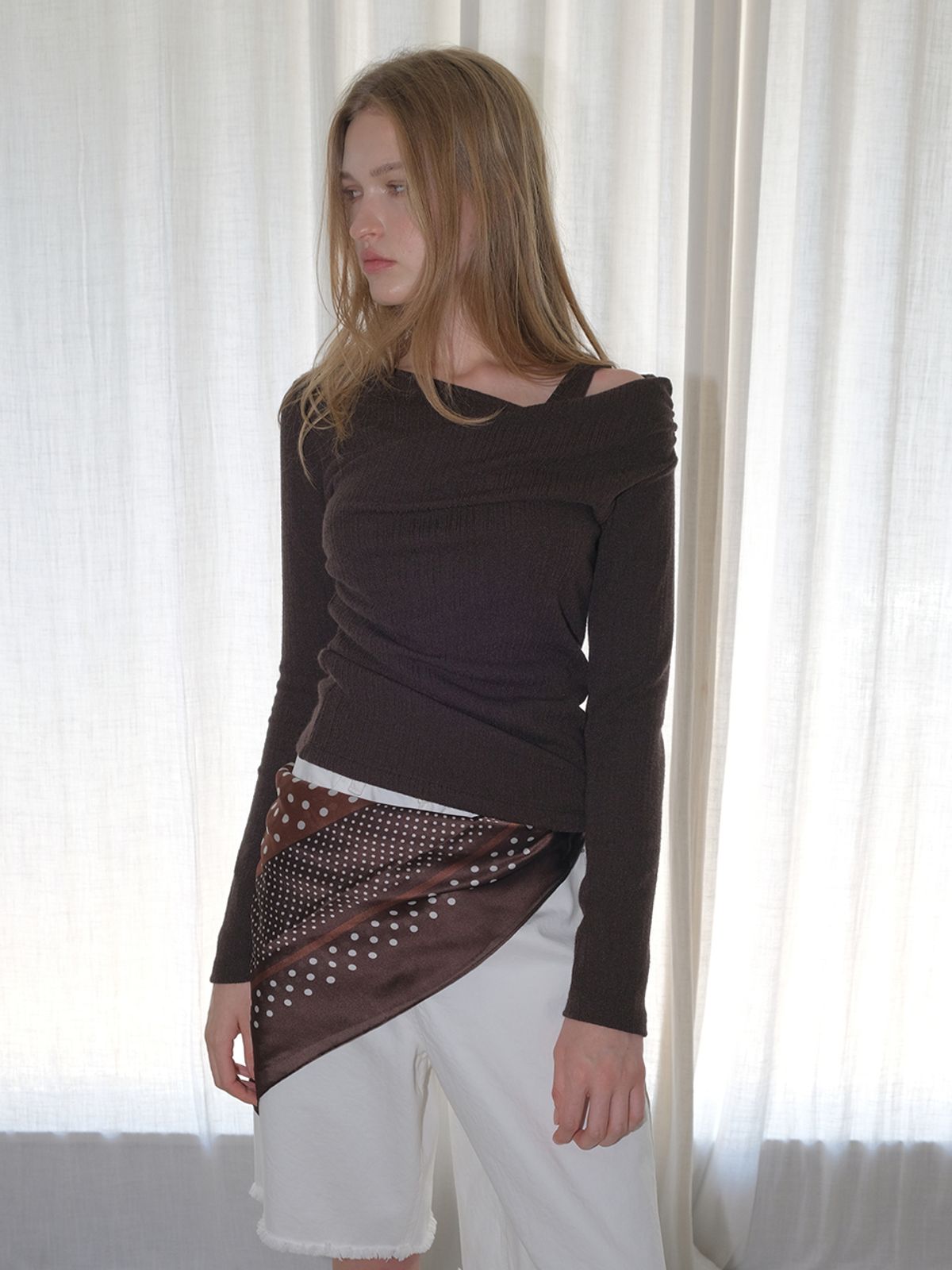 에트몽(ETMON) Cross-Over Drape T-Shirt, Brown