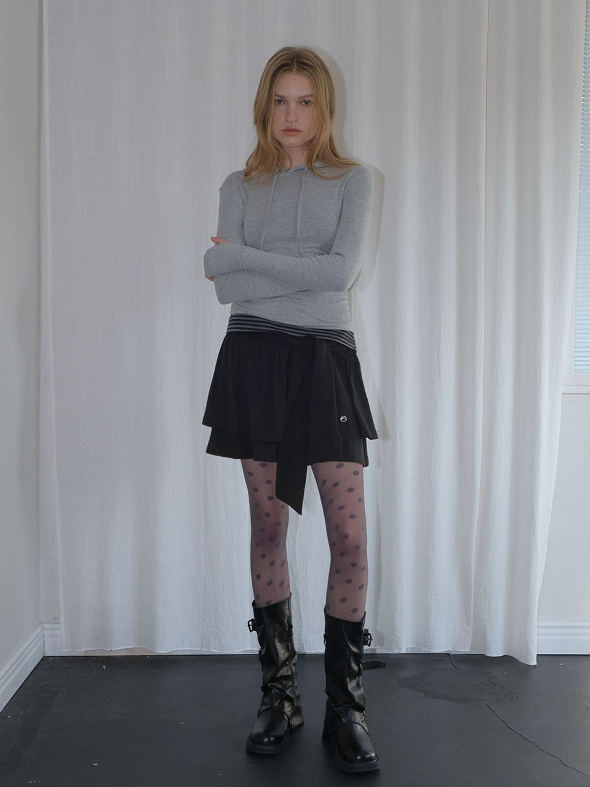 에트몽(ETMON) Knotted Frill Mini Skirt, Black