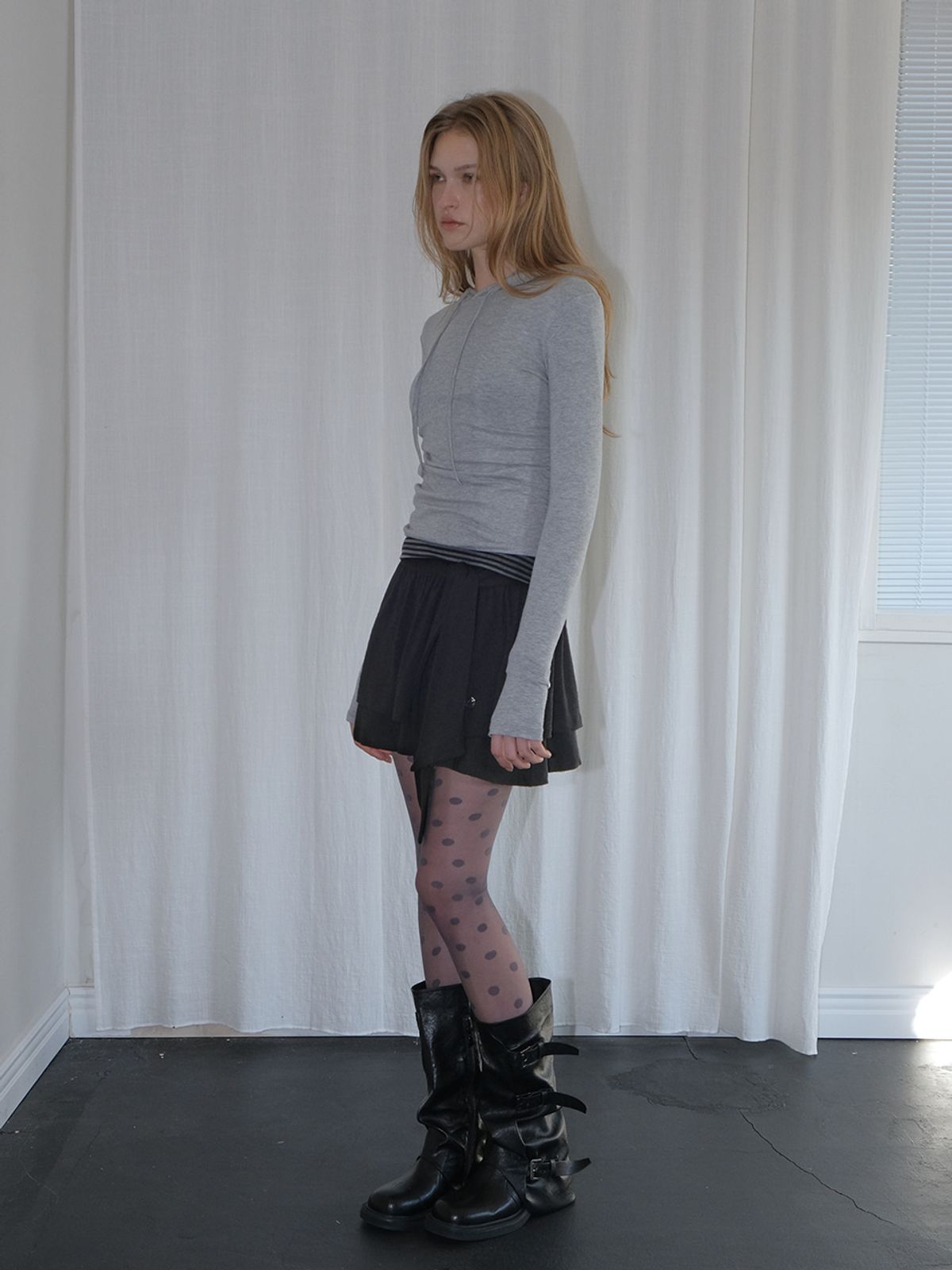 에트몽(ETMON) Knotted Frill Mini Skirt, Black
