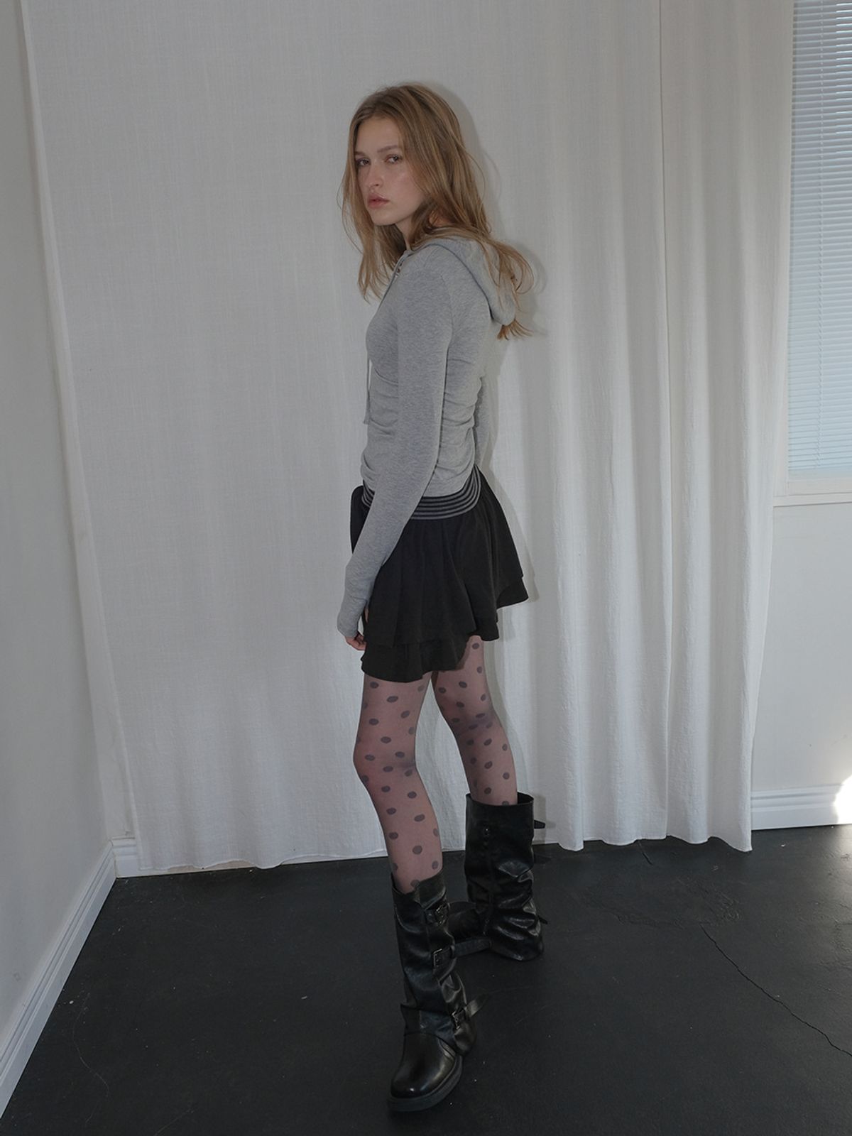 에트몽(ETMON) Knotted Frill Mini Skirt, Black
