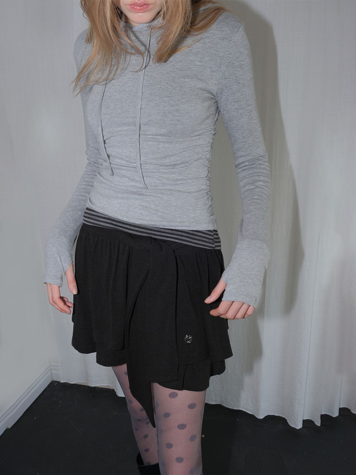 에트몽(ETMON) Knotted Frill Mini Skirt, Black