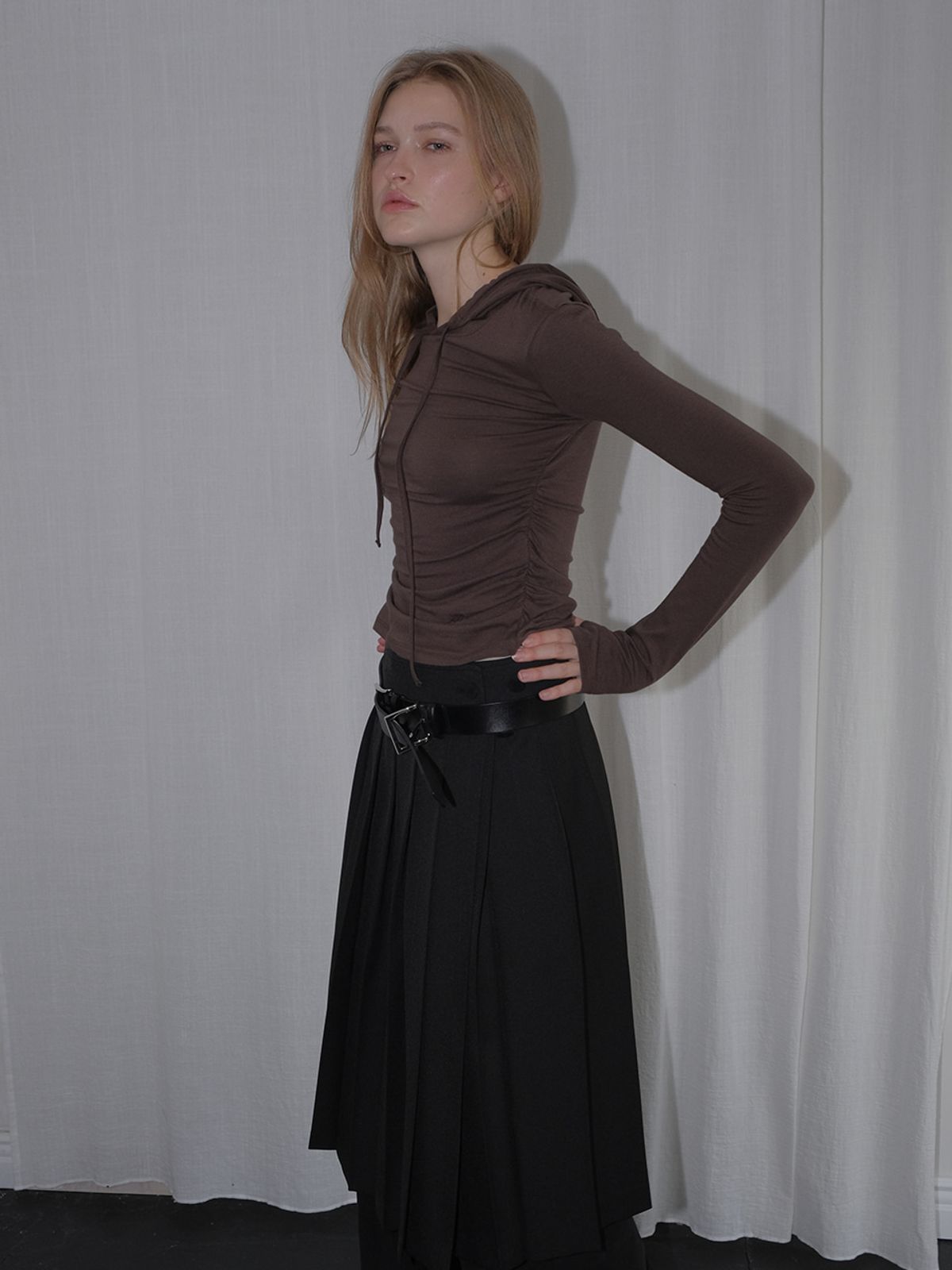 에트몽(ETMON) Multi-Way Pleats Skirt, Black