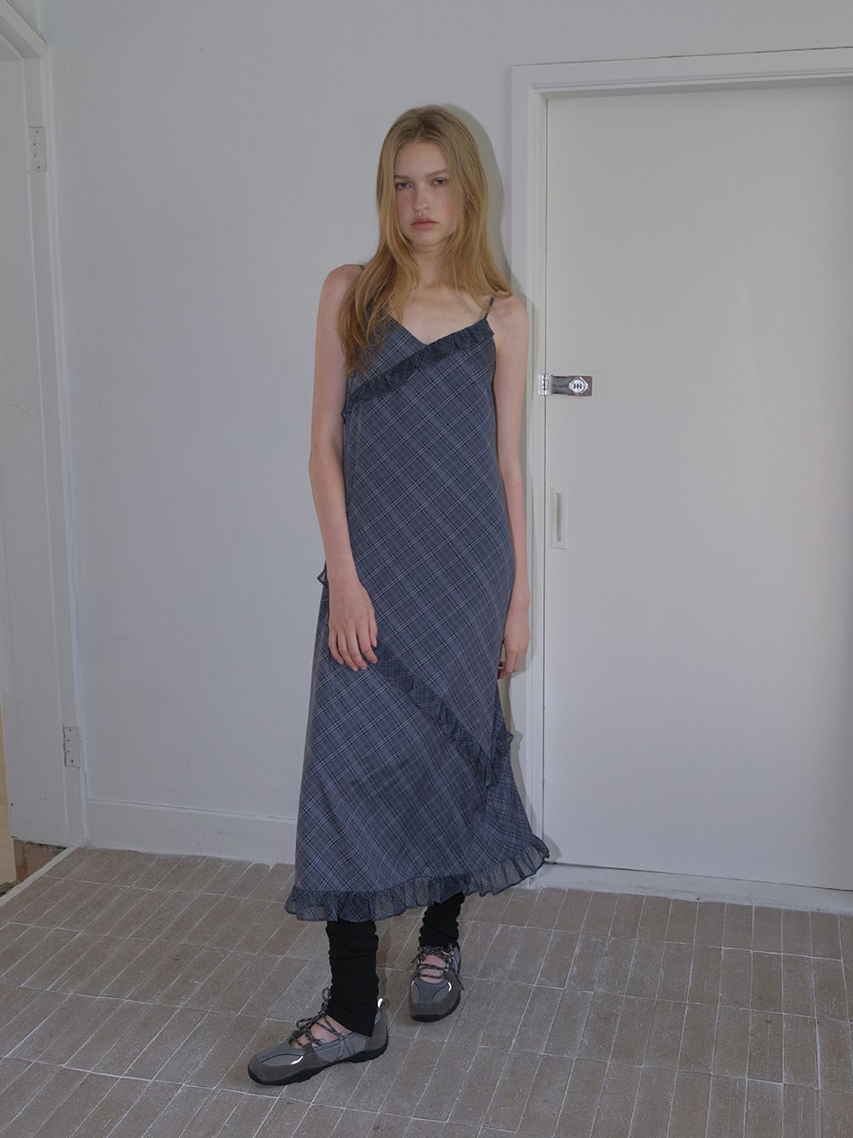 에트몽(ETMON) Slip Check Frill Dress, Black