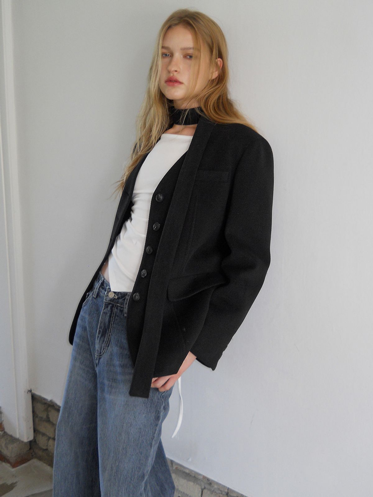 에트몽(ETMON) V-Neck Scarf Jacket, Black