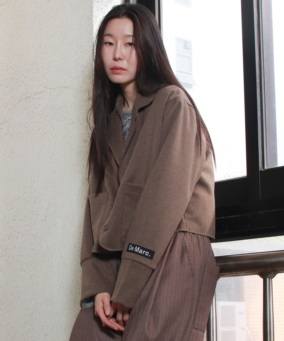 드마크(DEMARC) TAILORED MEDIUM CROP JACKET -  Brown
