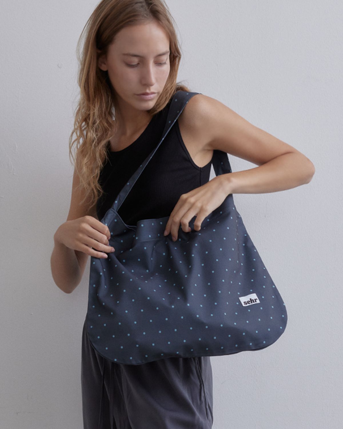세르(SEHR) New Dot Easy Bag (Charcoal)