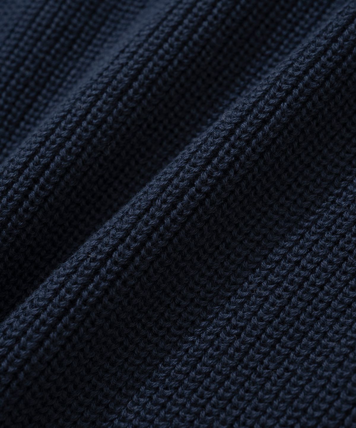 니티드(KNITTED) 코튼 와플 라운드 니트 NAVY