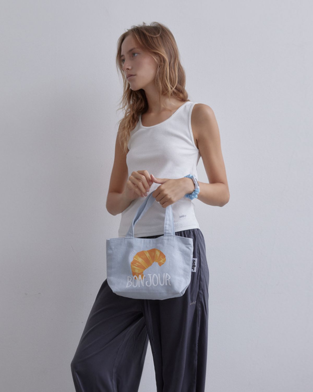 세르(SEHR) Croissant Cotton Boat Bag (Light Blue)