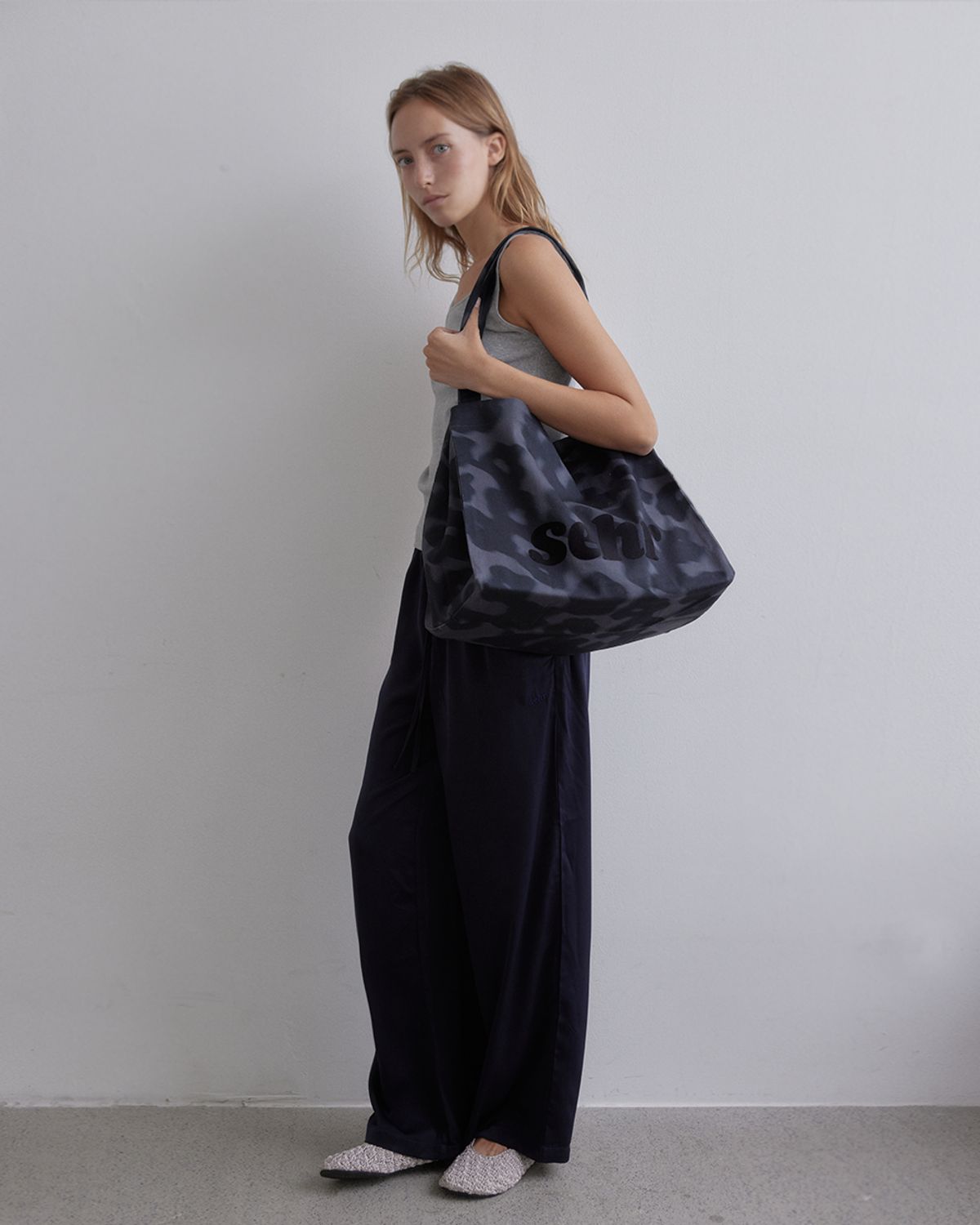 세르(SEHR) Light Twill Big Bag (Blur Black)