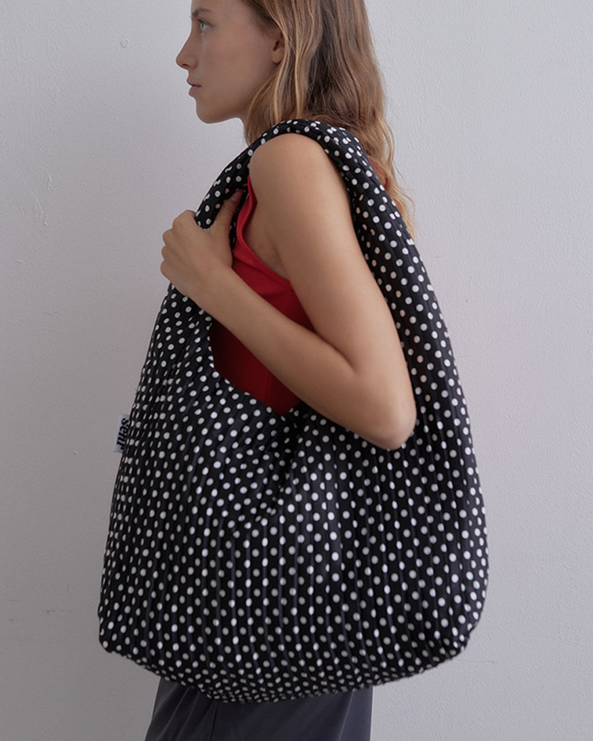 세르(SEHR) Pleats Polka Dot Big Bag (Black)