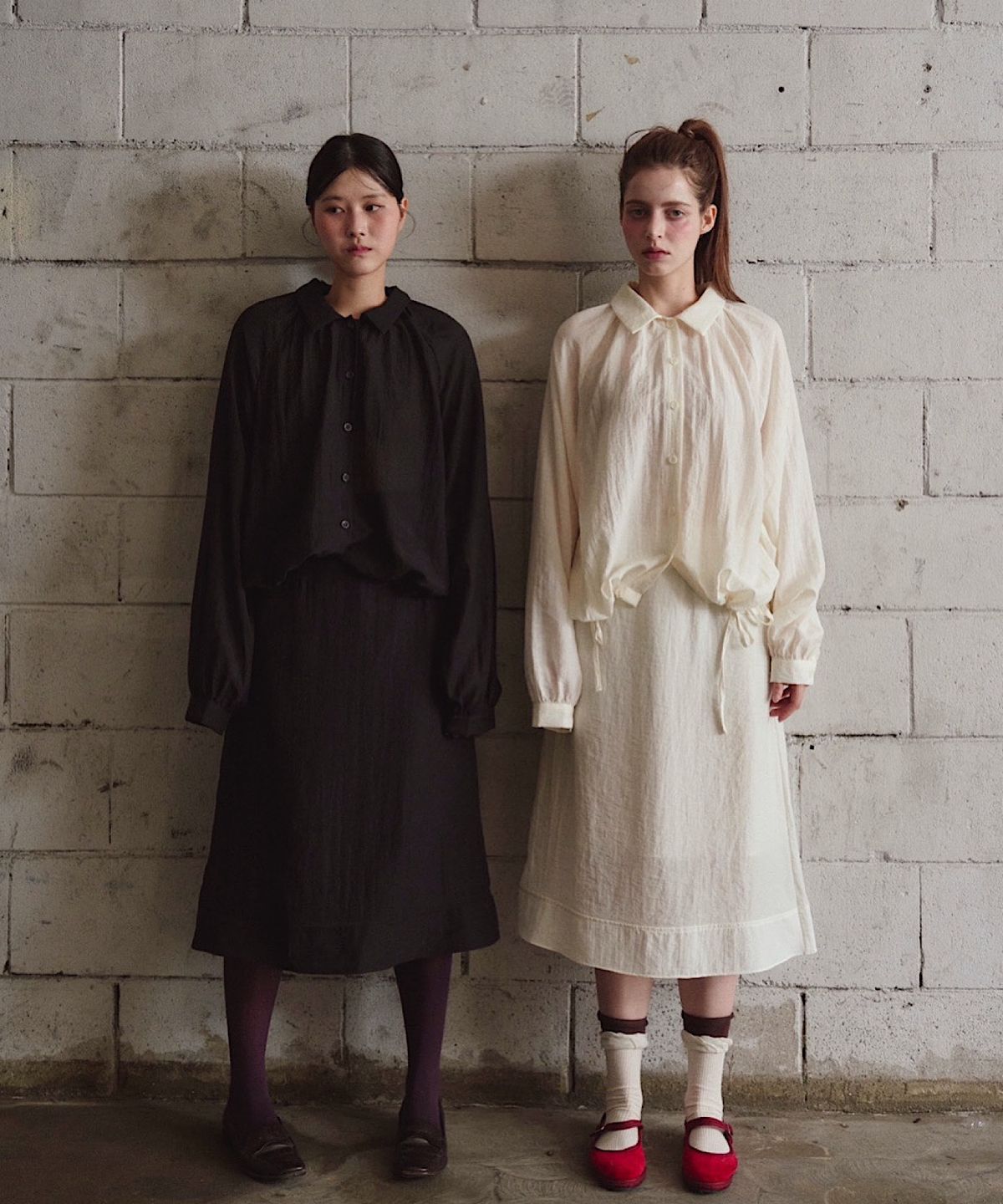 아포엠(APOEM) SOFT VEIL  SETUP BLOUSE (2C)