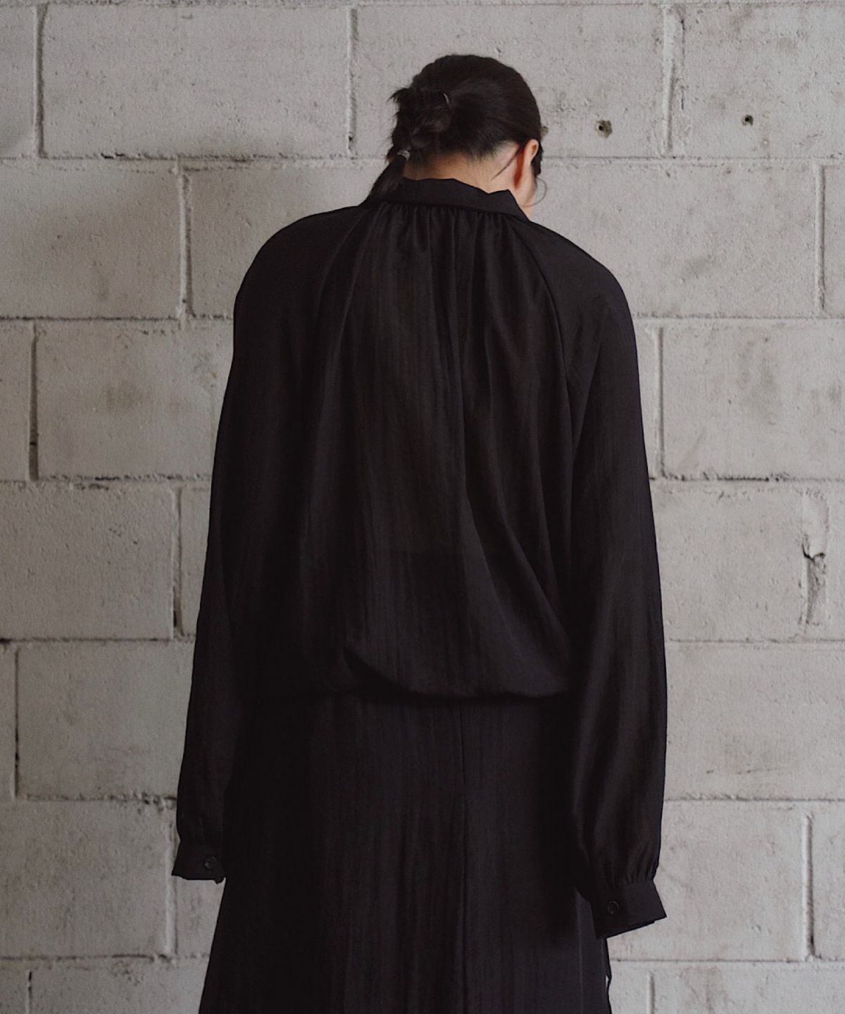 아포엠(APOEM) SOFT VEIL  SETUP BLOUSE (2C)